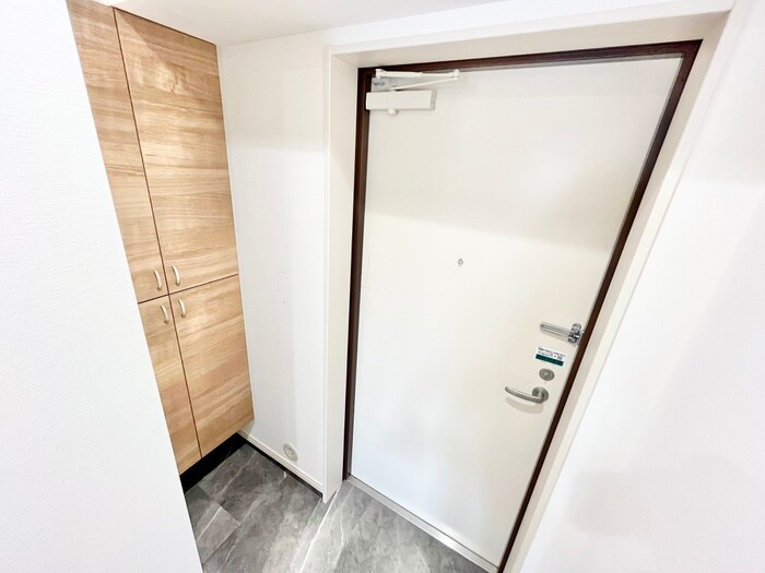 物件内観写真13　(玄関)