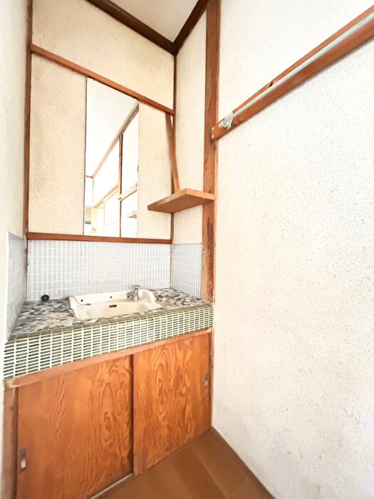 物件内観写真8　(洗面)