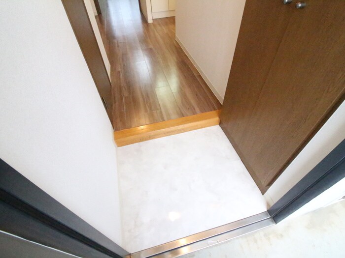 物件内観写真18　(玄関)