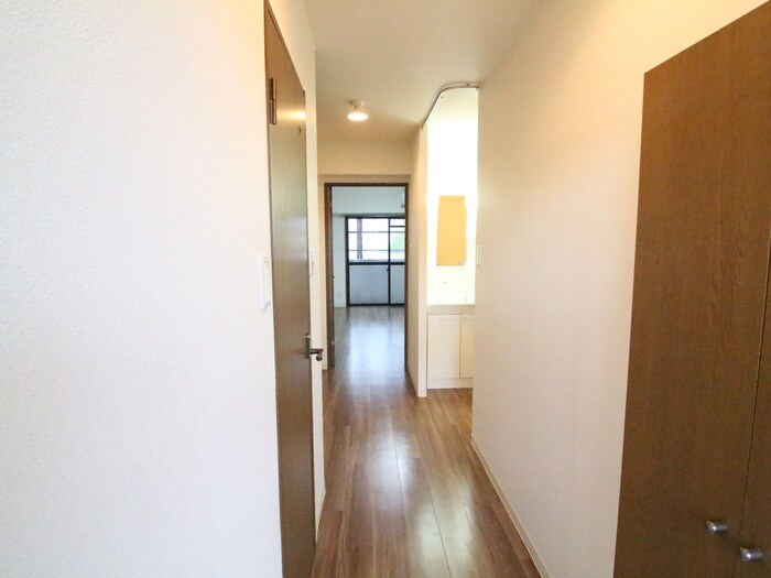 物件内観写真19　(廊下)