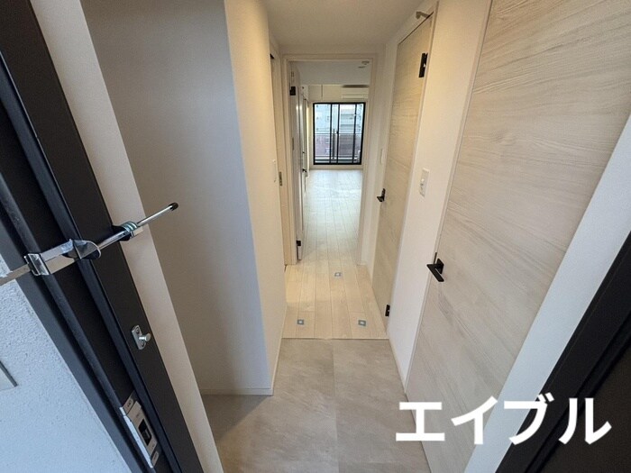 物件内観写真16　(玄関)