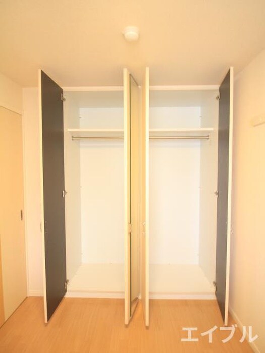 物件内観写真12　(収納)