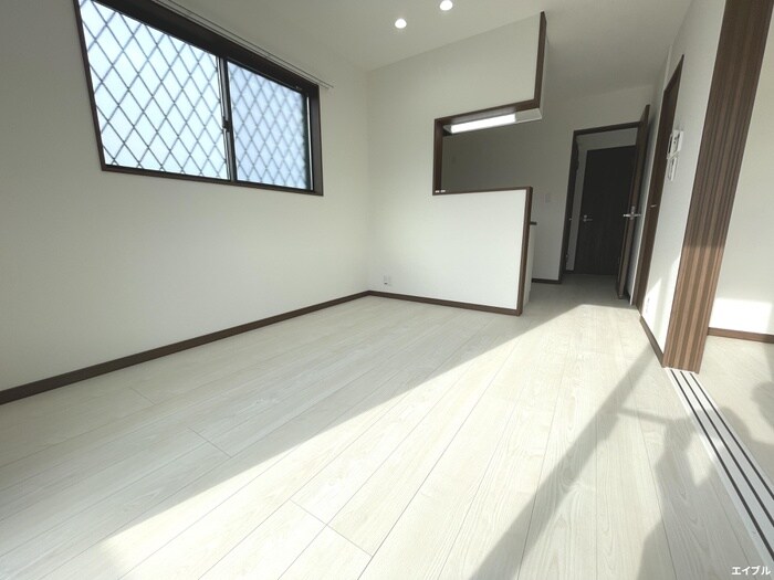 物件内観写真1　(居室)