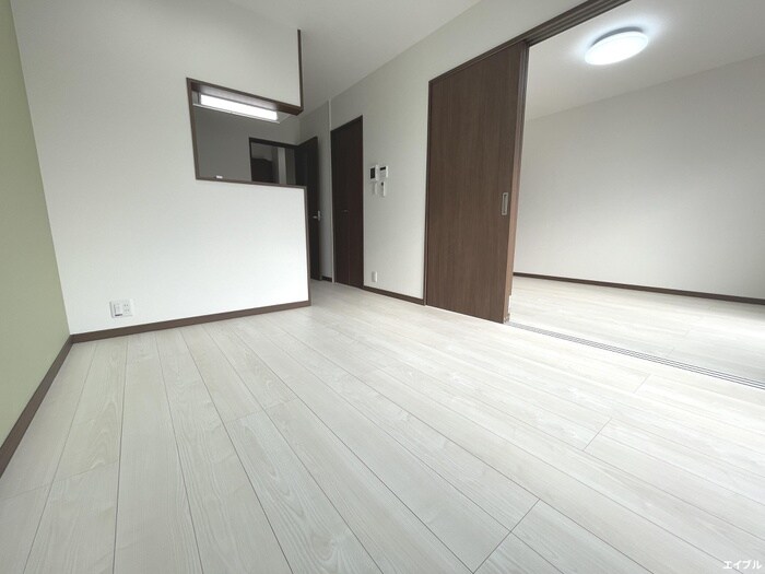 物件内観写真1　(居室)