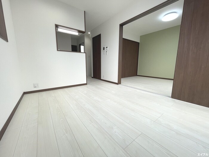 物件内観写真1　(居室)