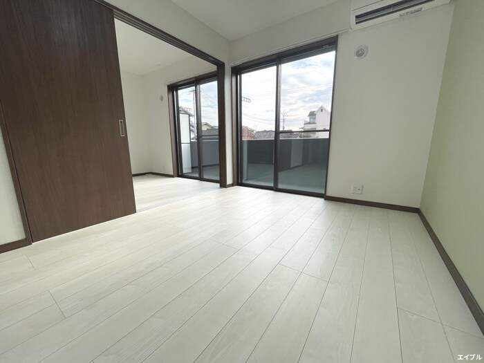 物件内観写真2　(居室)