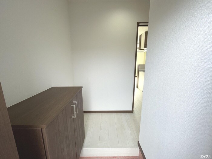 物件内観写真6　(玄関)