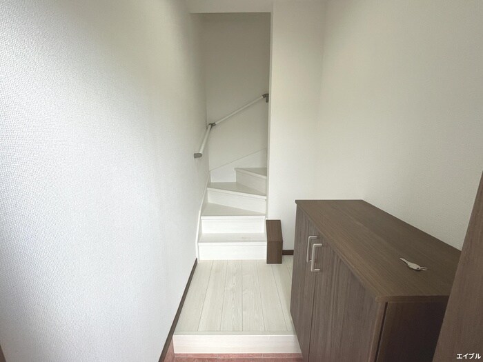 物件内観写真6　(玄関)