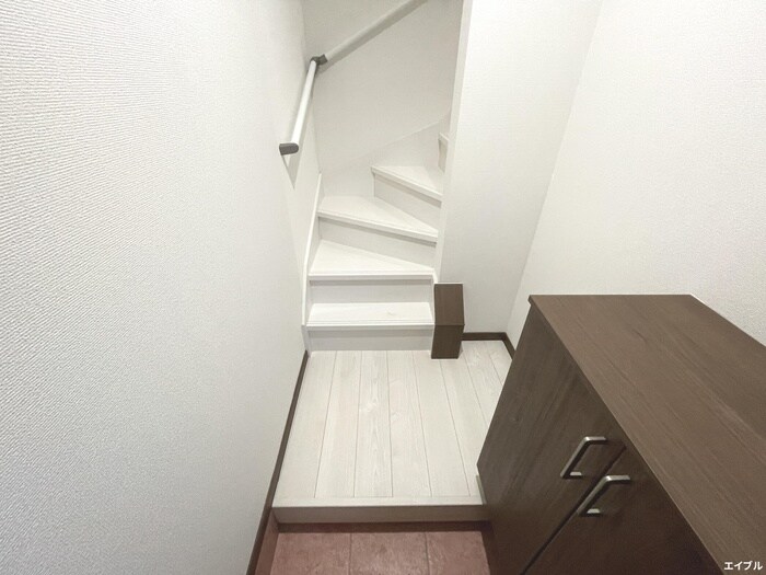 物件内観写真6　(玄関)