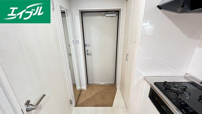 物件内観写真13　(玄関)