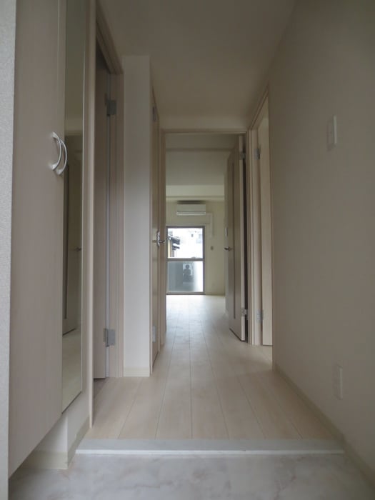 物件内観写真18　(廊下)