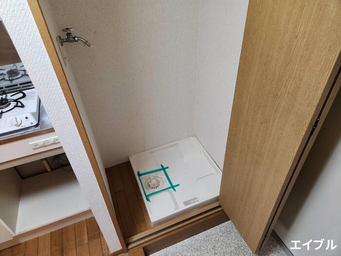 物件内観写真12　(洗濯機置場)