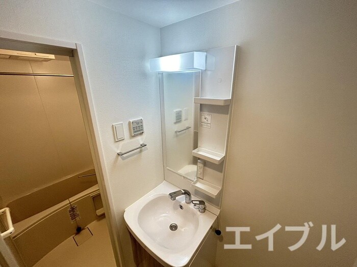 物件内観写真11　(洗面)