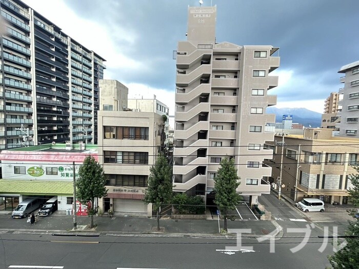 物件内観写真16　(室内からの展望)