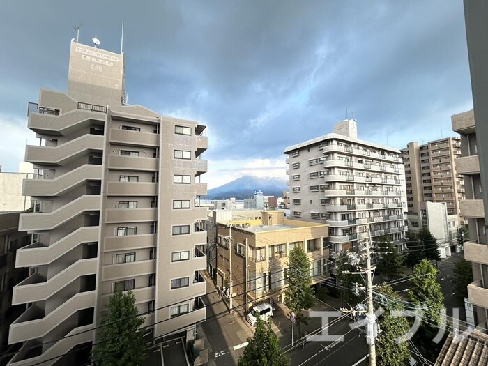 物件内観写真16　(室内からの展望)