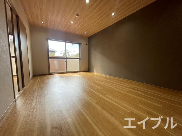 物件内観写真2　(居室)