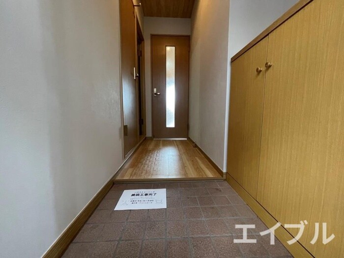 物件内観写真5　(玄関)