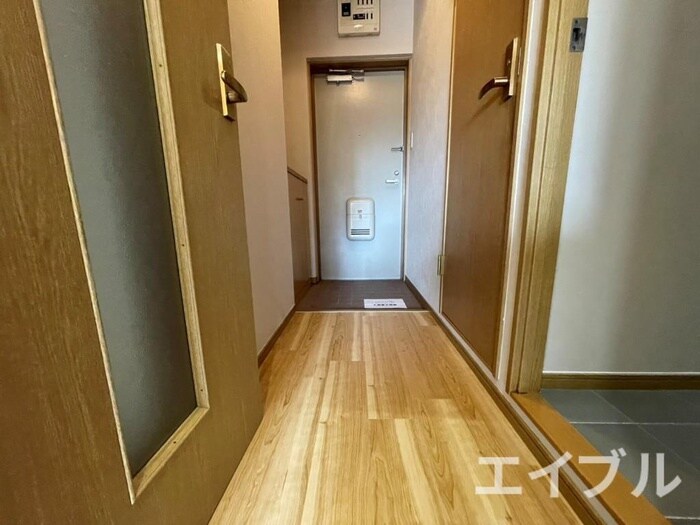 物件内観写真11　(廊下)