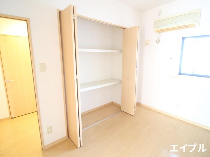 物件内観写真12　(収納)