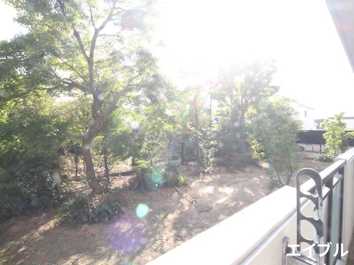 物件内観写真14　(室内からの展望)