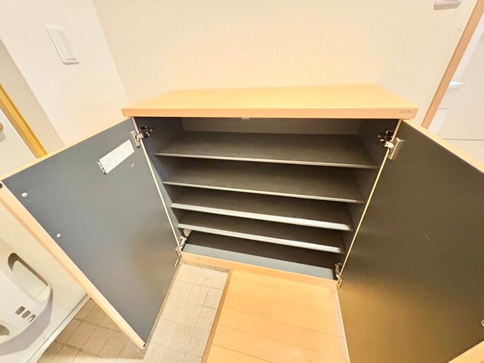 物件内観写真15　(靴箱)