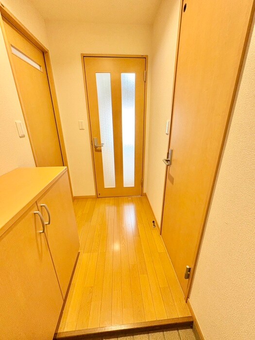 物件内観写真18　(廊下)