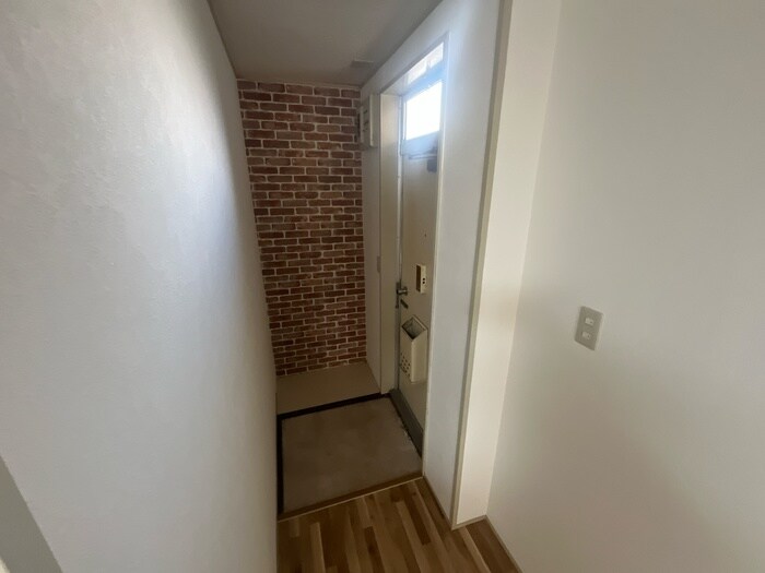 物件内観写真10　(玄関)