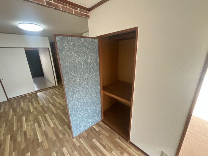物件内観写真18　(収納)