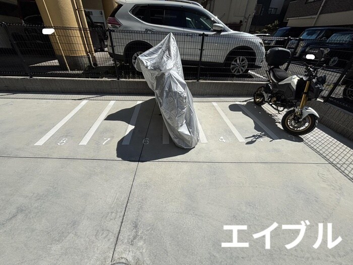 物件外観写真6　(バイク置き場)