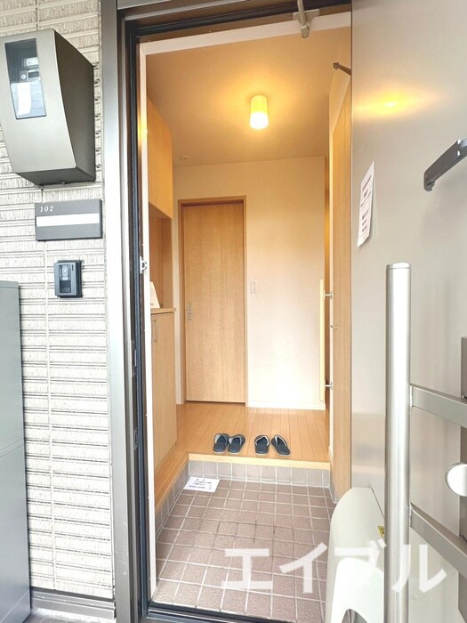 物件内観写真13　(玄関)