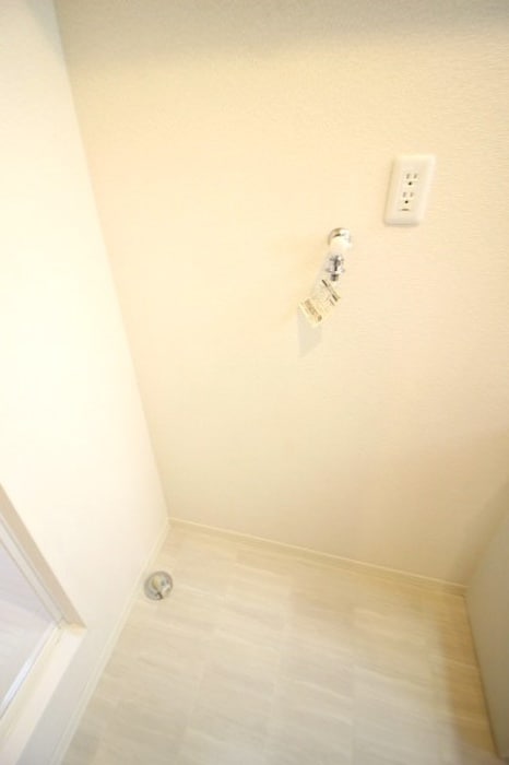 物件内観写真14　(洗濯機置場)