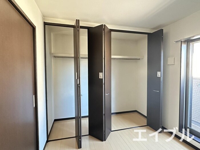 物件内観写真12　(収納)