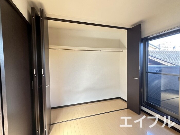 物件内観写真12　(収納)
