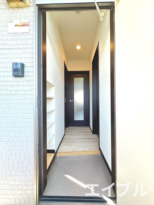 物件内観写真13　(玄関)