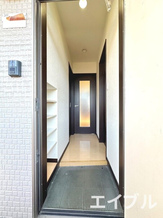 物件内観写真13　(玄関)