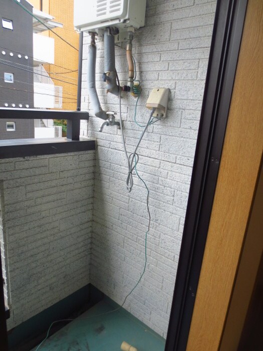 物件内観写真13　(洗濯機置場)