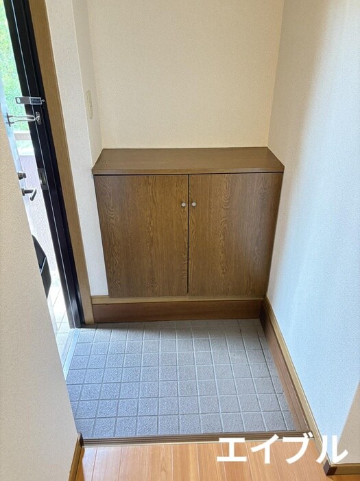 物件内観写真13　(玄関)