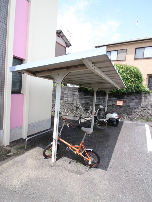 物件外観写真4　(駐輪場)