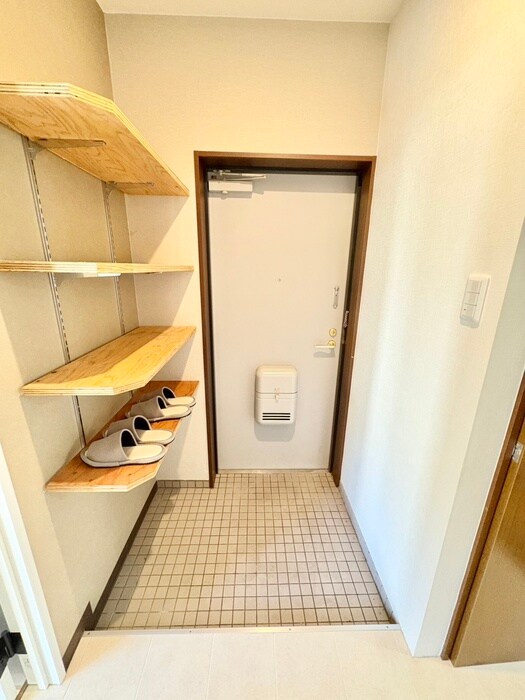 物件内観写真16　(玄関)