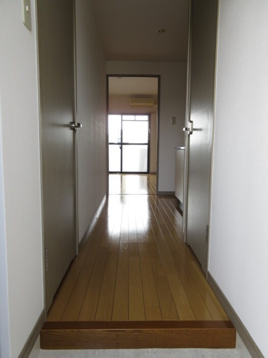 物件内観写真14　(廊下)