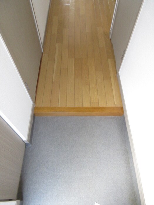 物件内観写真18　(玄関)