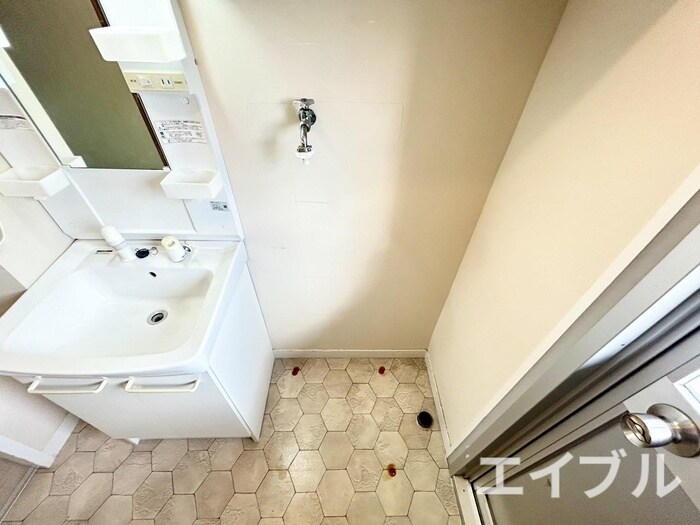 物件内観写真15　(洗濯機置場)