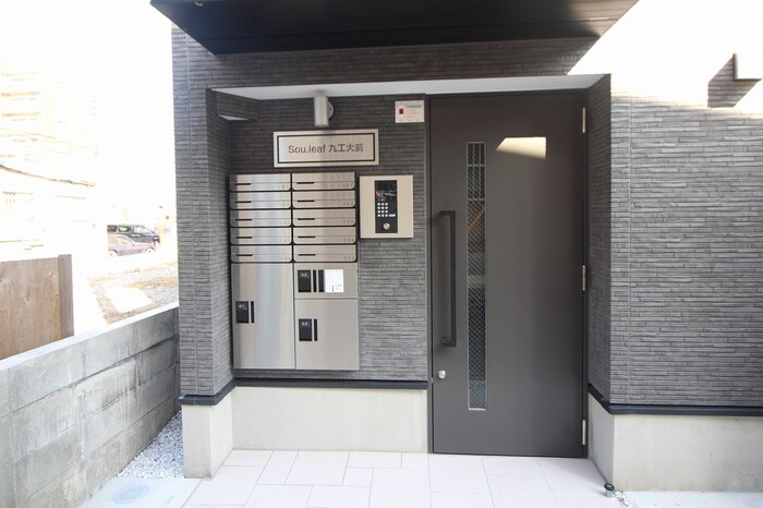 物件外観写真3　(エントランス部分)