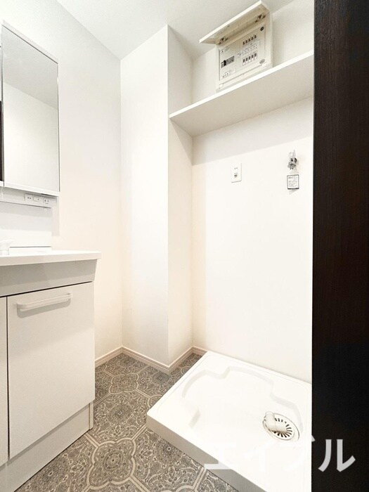 物件内観写真8　(洗濯機置場)