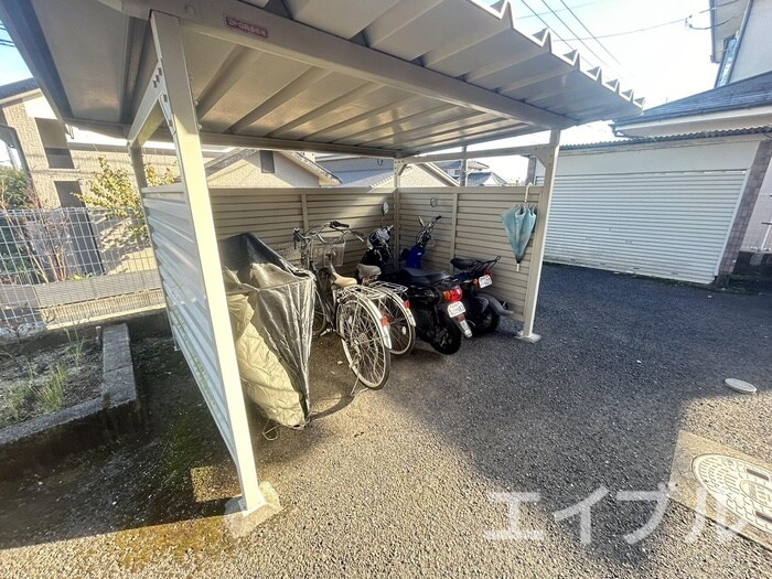 物件外観写真6　(駐輪場)