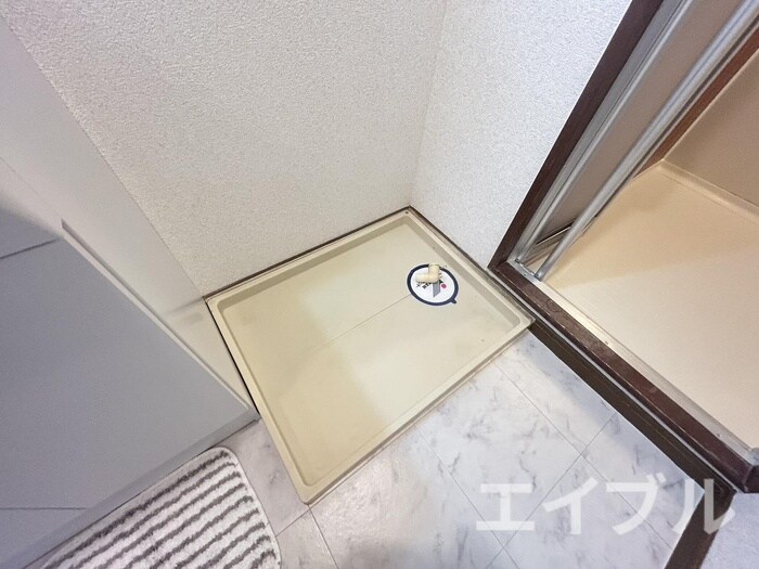 物件内観写真16　(洗濯機置場)