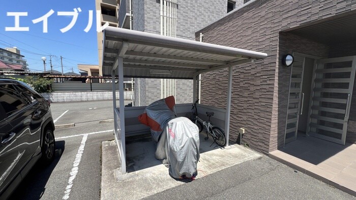 物件外観写真3　(駐輪場)