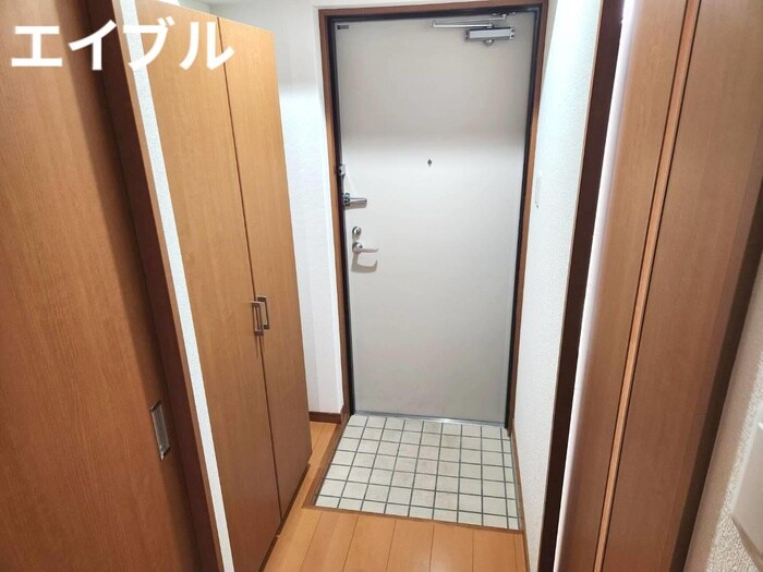 物件内観写真13　(玄関)