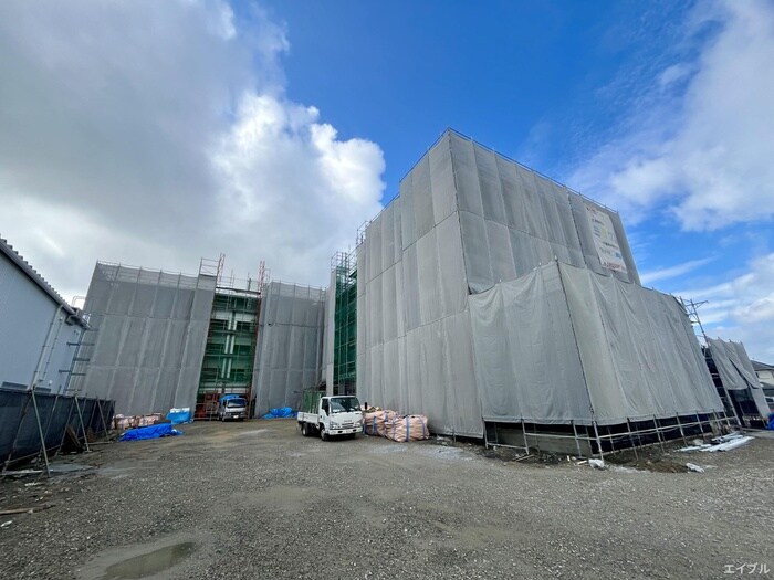 物件外観写真1　(建築中)