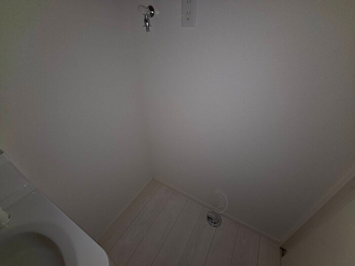 物件内観写真11　(洗濯機置場)